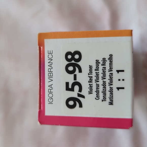 Schwarzkopf Igora Vibrance Red Series Bundle - Picture 4 of 8